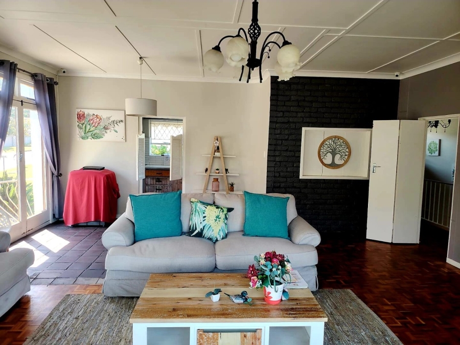 6 Bedroom Property for Sale in Abbotsford Eastern Cape